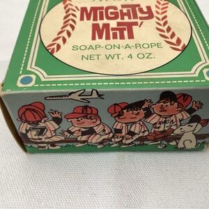AVON vintage Mighty MITT soap on a rope 1950’s. Pre-owned. 1950’s